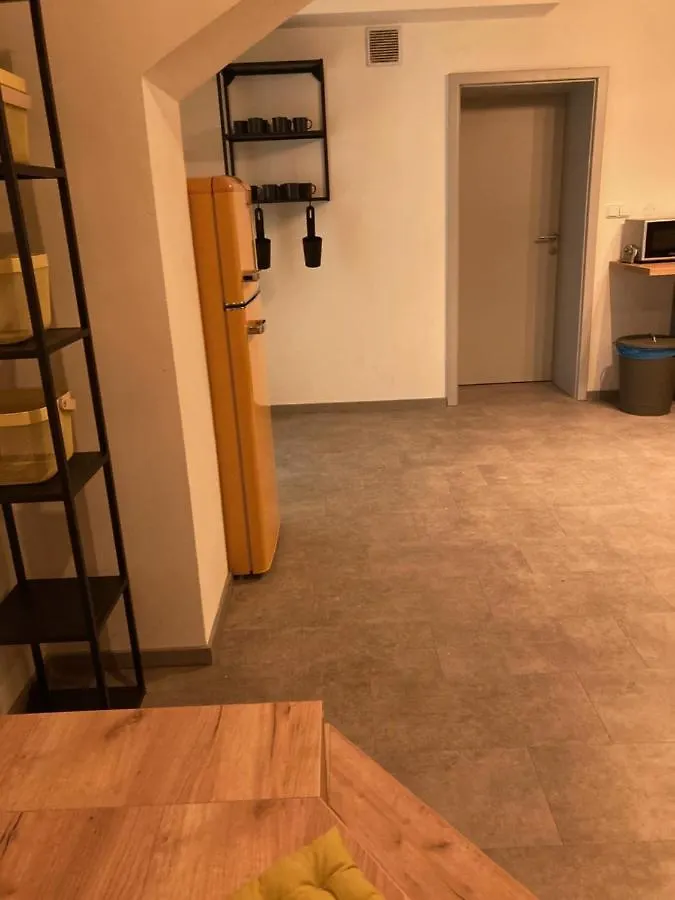 Capsule Hostel Erbenova Prag 0*,