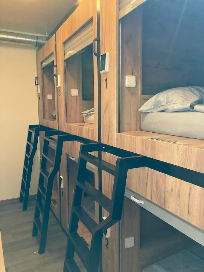 Capsule Hostel Erbenova Prag