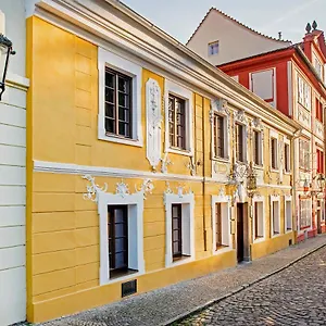 Beerland Chateaux - U Zlate Hrusky / At Golden Pear Prag